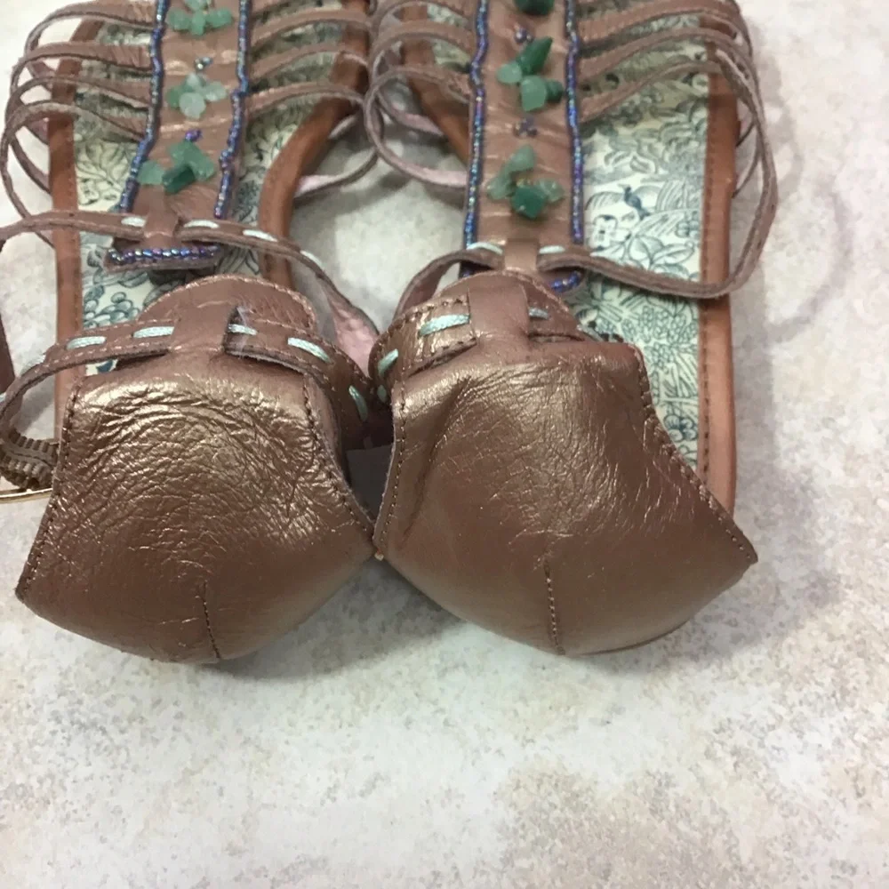Kenzie Poise T strap gladiator sandals . Size 6 . - Picture 5 of 7